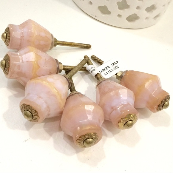NWT Anthropologie Ernabella glass knobs a set of 6, for drawer cabinet doors - Picture 4 of 10